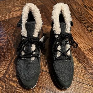 New With Tags. Sorel Women’s Waterproof Gray Wool Shearling Lace Up Boots Size 9